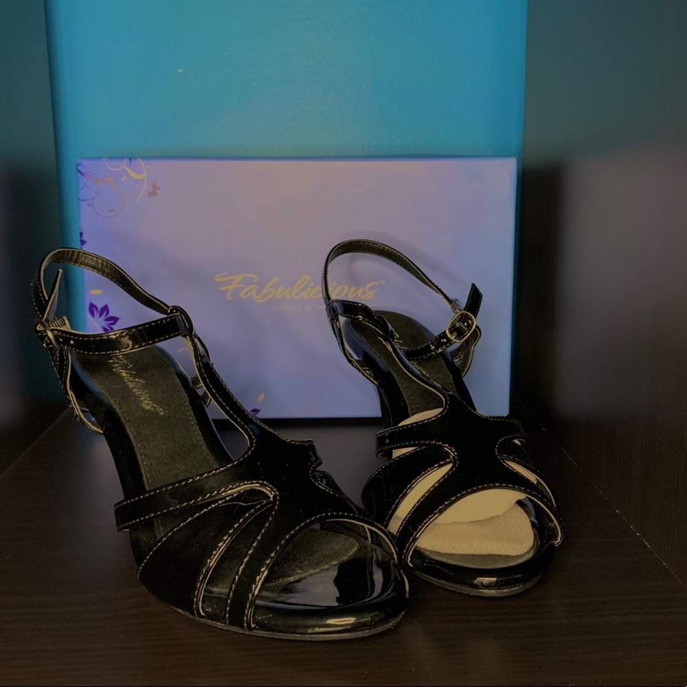 Fabulicious Pleaser Shoes Belle 322- Black- Size 9